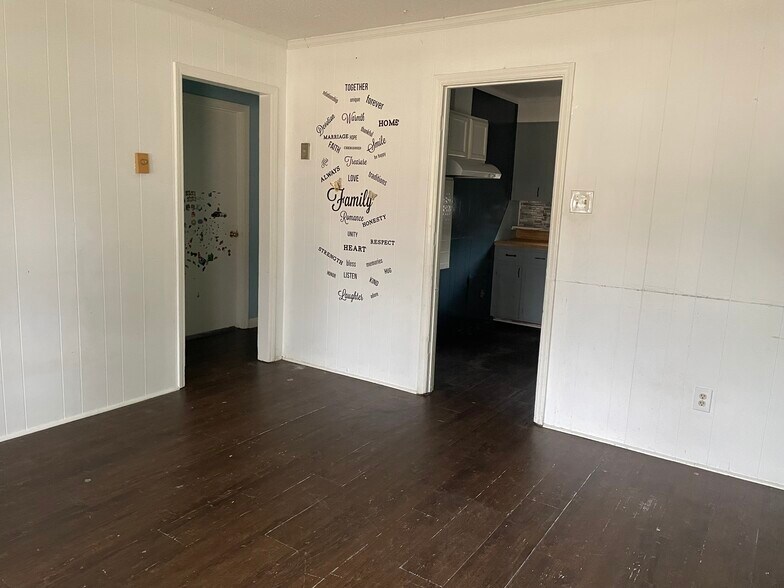 Building Photo - 110 Bratton St