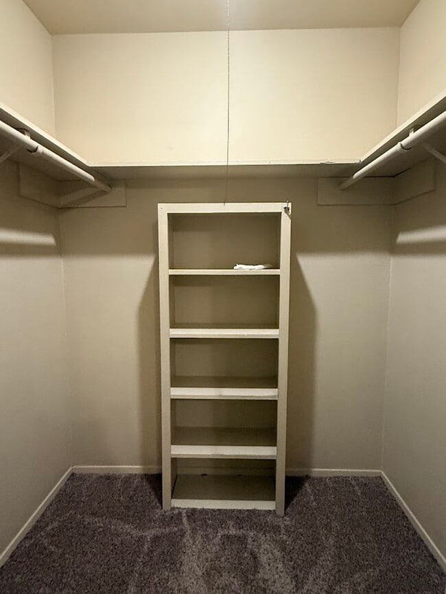 Building Photo - Pre-Lease for August 2026 - Treehouse #306