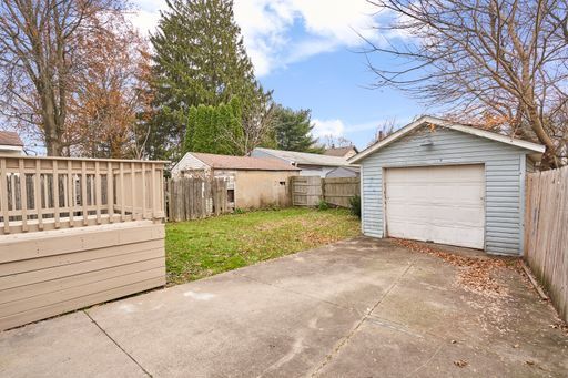 Building Photo - Beautifully remodeled 3 bed 1 bath colonial in East Akron !