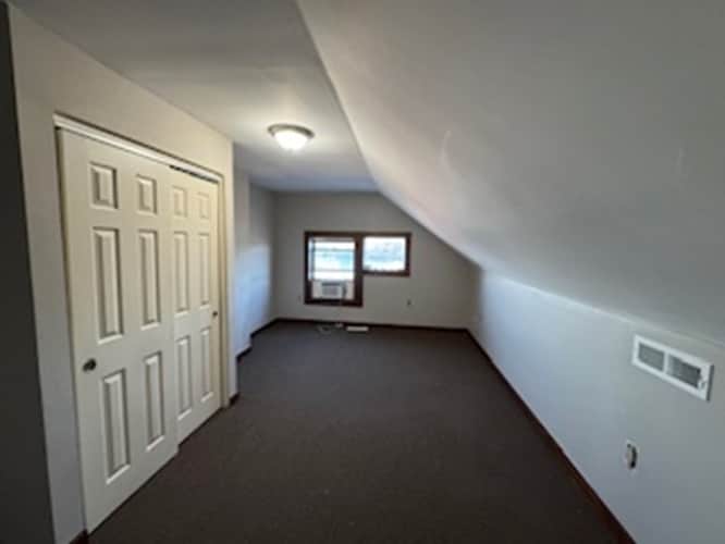 Building Photo - 2454 River Rd