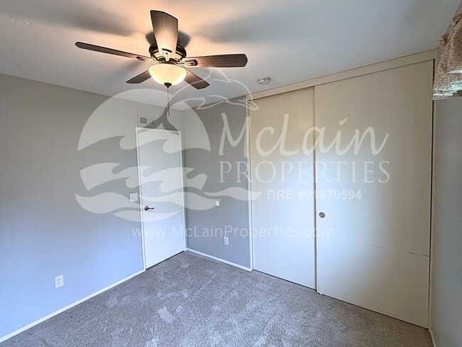 Building Photo - 4 bd with SOLAR  and AC with huge yard!