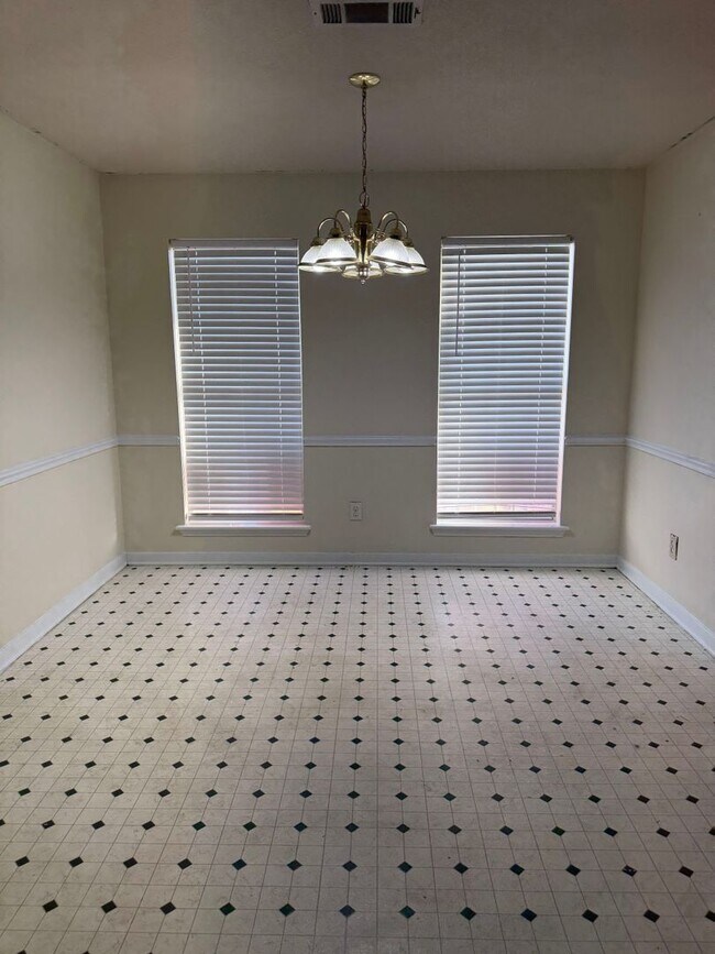 Building Photo - 4422 Blake Cir