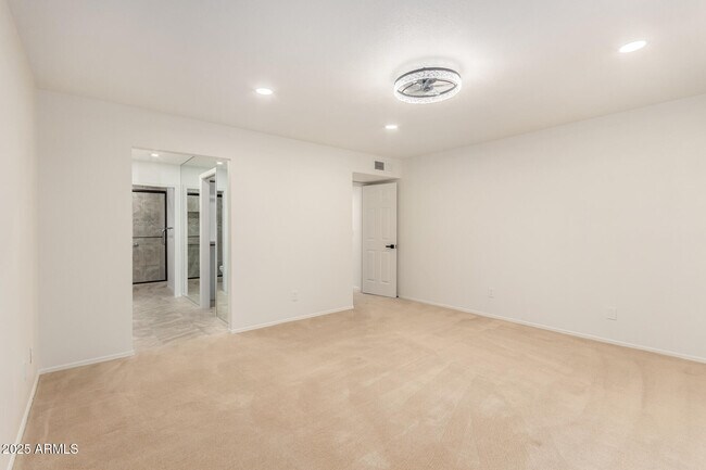 Building Photo - 9645 W Kimberly Way