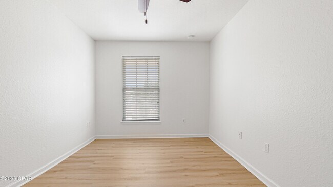 Building Photo - 217 Sand Oak Blvd