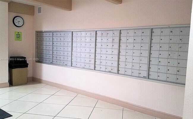 Building Photo - 1300 NE Miami Gardens Dr