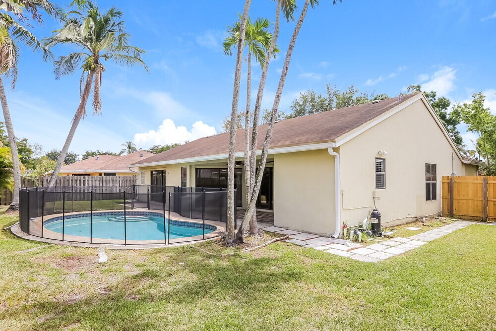 Building Photo - 11235 NW 43rd Pl