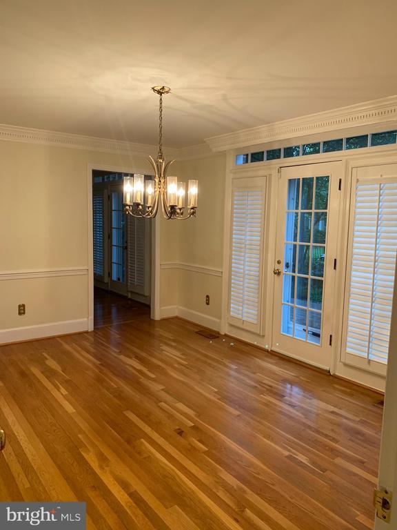 Building Photo - 1317 19th Rd S