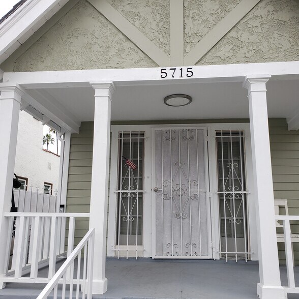 Building Photo - 5715 S Rimpau Blvd