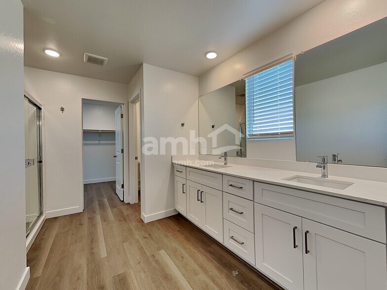 Building Photo - 9745 W Luxton Ln
