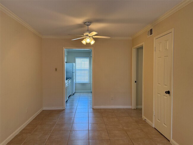 Building Photo - 1223 Augusta Dr