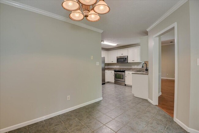 Building Photo - 1021 Mansford Ln