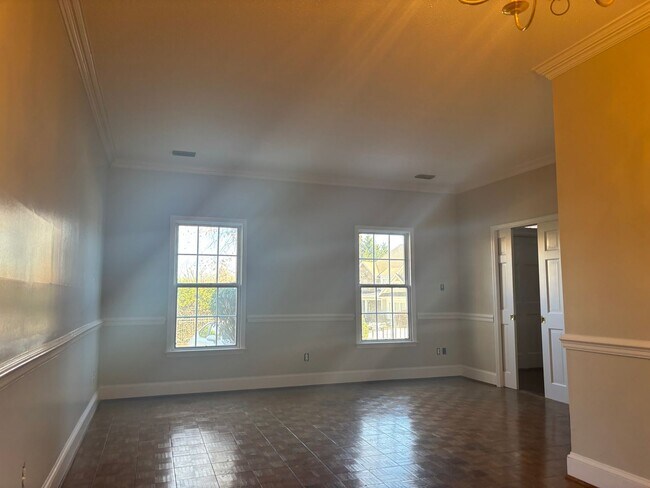 Building Photo - Stunning 4-Bedroom Condo in Johnson City
