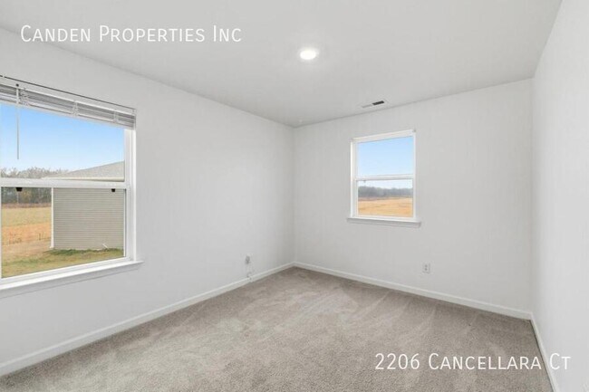 Building Photo - 2206 Cancellara Ct