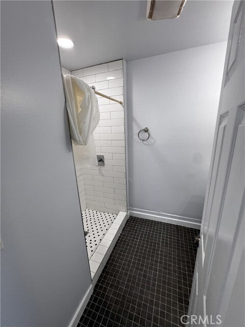 Building Photo - 561 W 12th St