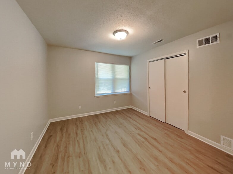 Building Photo - 3775 Emerson Ave