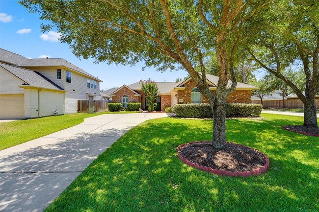 Building Photo - 26619 Summerbend Hollow Ln