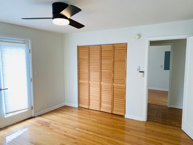 Building Photo - Modern and Crisp throughout-Charmer Bungalow