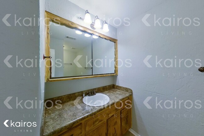Building Photo - 7309 Gainsborough Dr