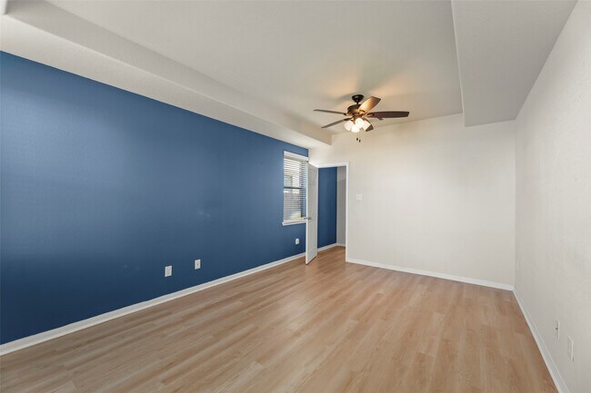 Building Photo - 5531 Drumlin Field Way