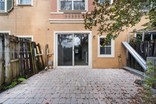Building Photo - 4970 White Mangrove Way E