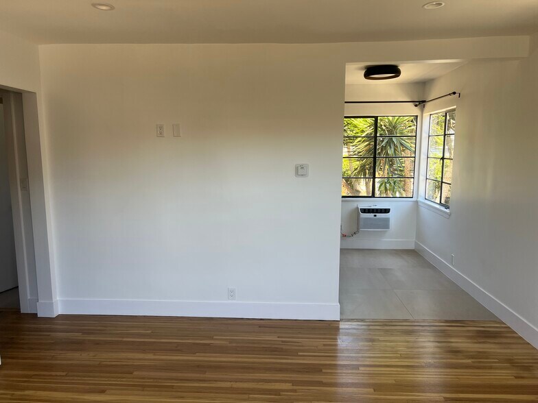 Building Photo - 6239 Lexington Ave