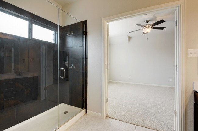 Building Photo - $1,000 off first month’s rent with a 2-year lease!