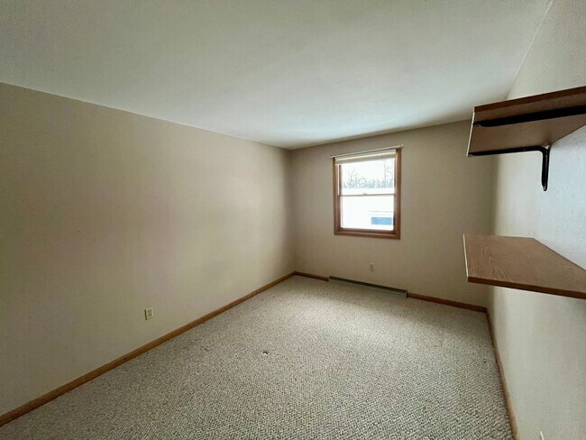 Building Photo - 811-813 W Adler Rd