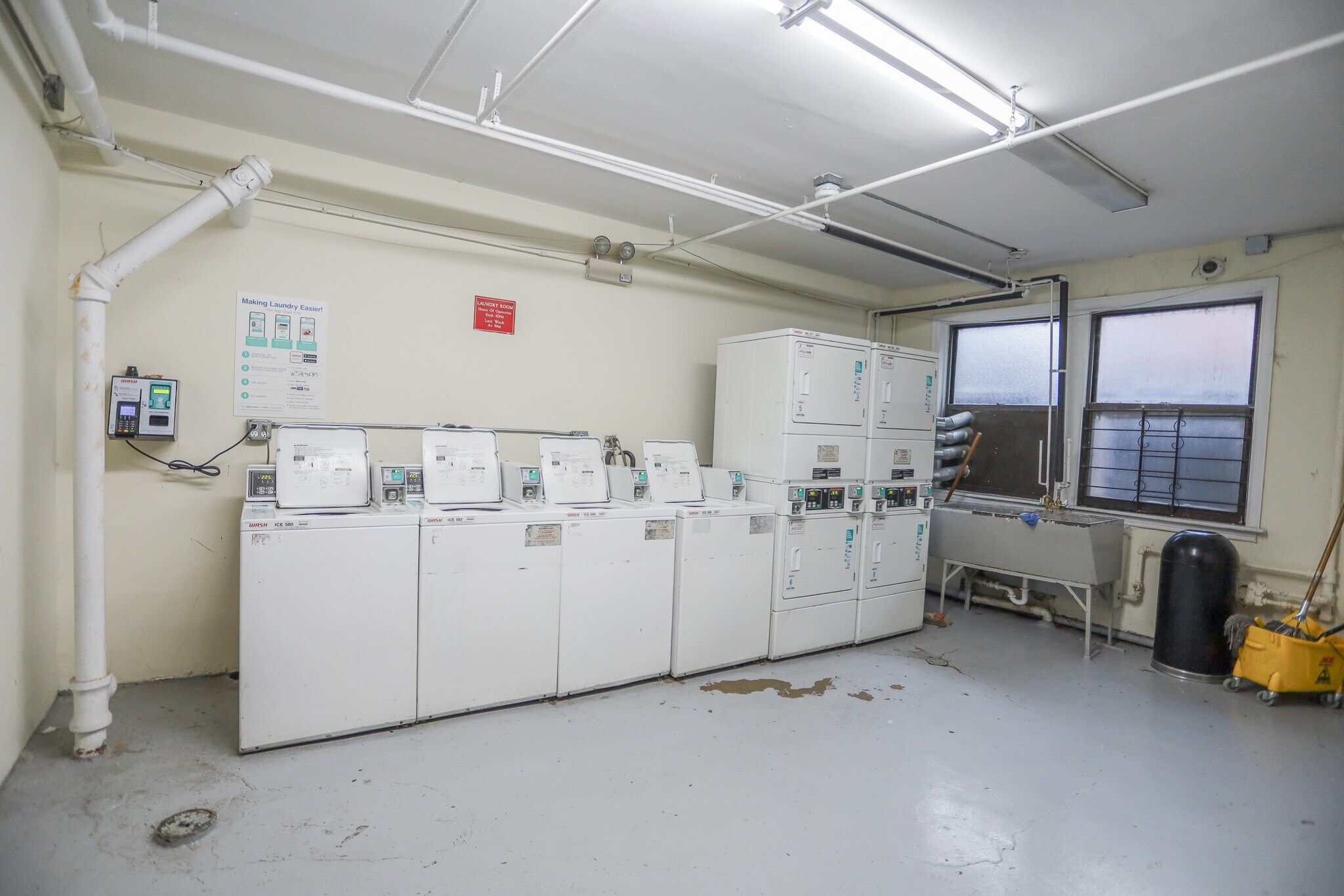 Building Photo - 4730 N Winthrop Ave