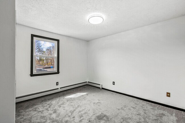 Building Photo - 220 Lasalle St