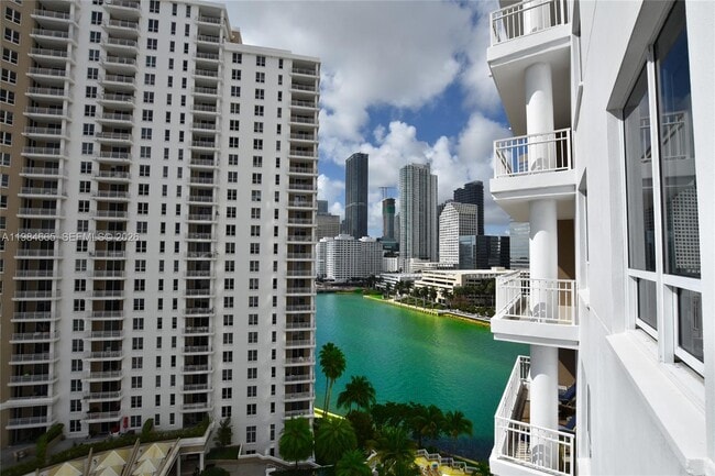 Building Photo - 801 Brickell Key Blvd