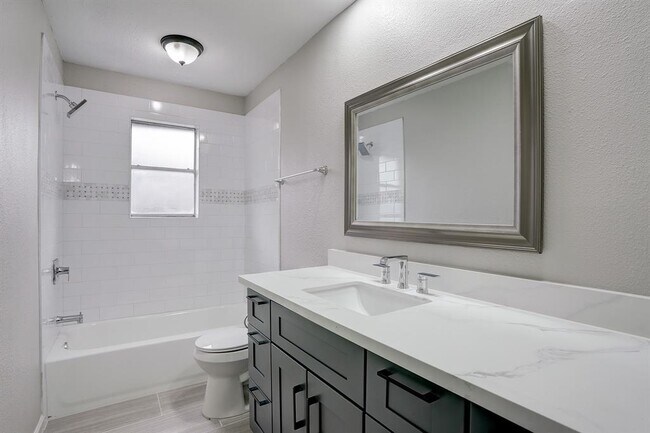 Building Photo - 2710 Virginia Colony Dr