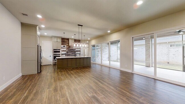 Building Photo - 2405 Vineyard Dr