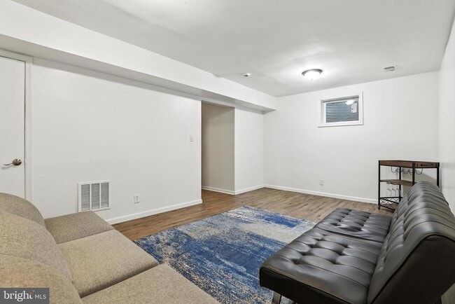 Building Photo - 4717 6th St NE