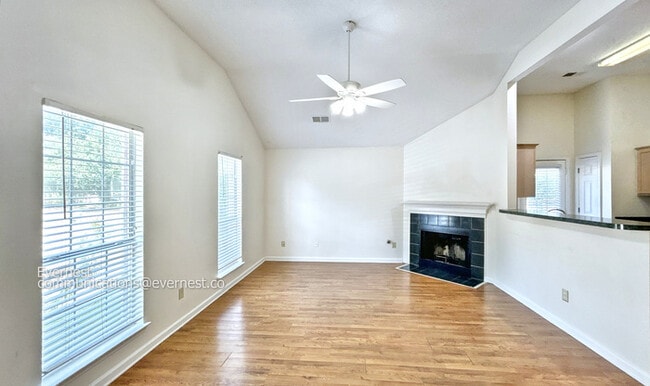 Building Photo - 9299 Grove Manor Dr