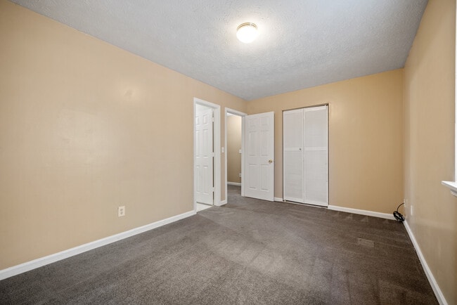 Building Photo - 7253 Crestside Dr