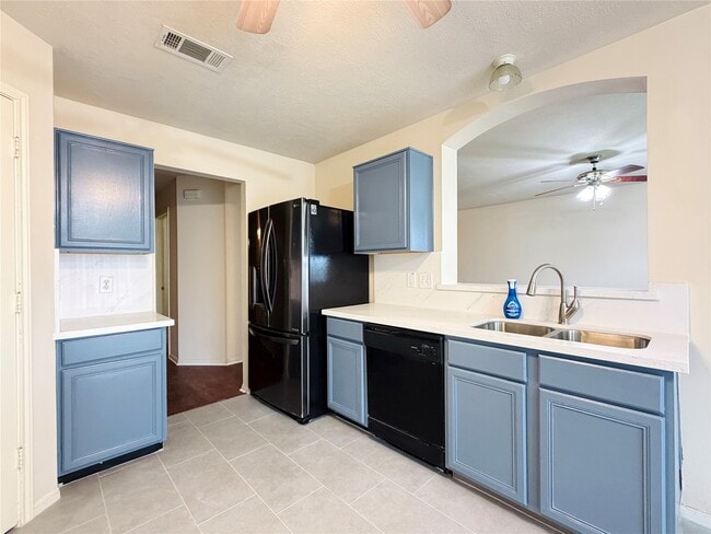 Building Photo - 20423 White Poplar Dr