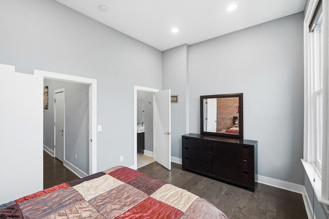 Building Photo - 408 Scott St