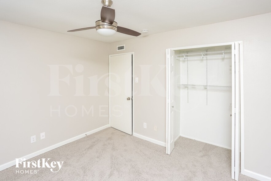 Building Photo - 2105 Highbury Rd