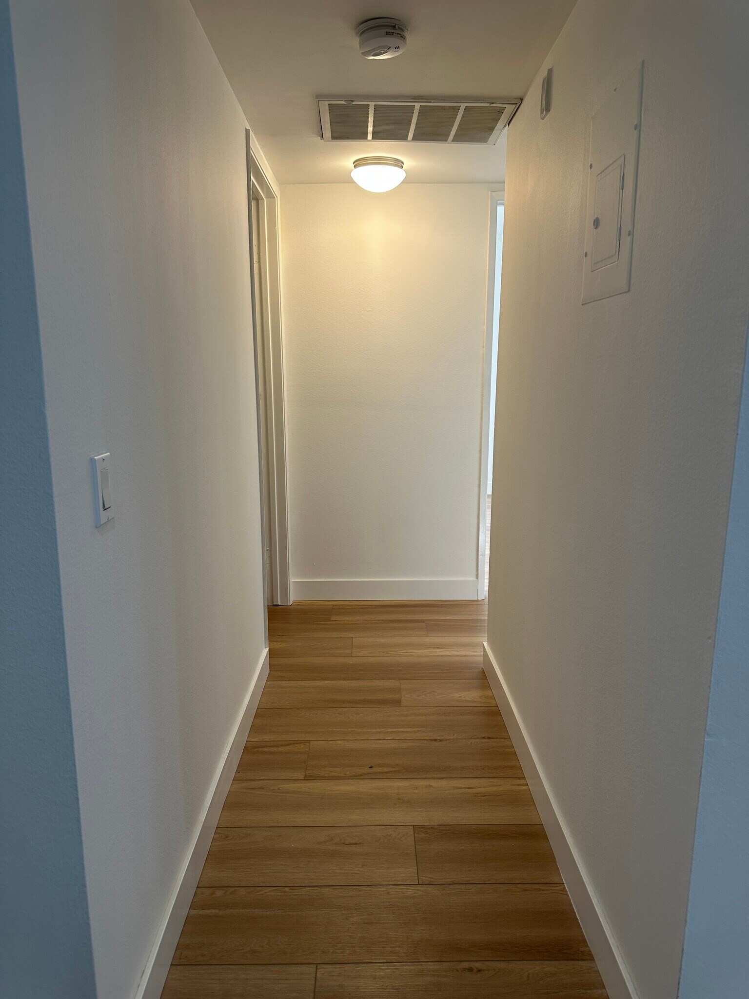 Building Photo - 8735 Variel Ave