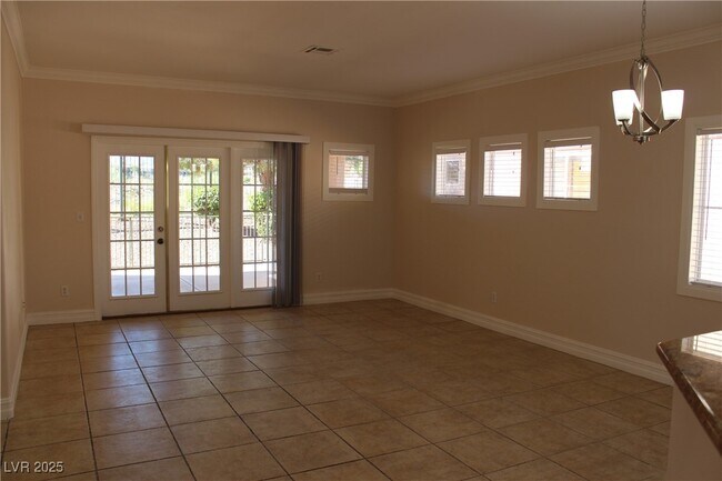 Building Photo - 733 Chase Tree St