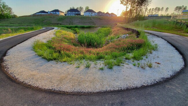 Building Photo - 2036 Warbler Dr