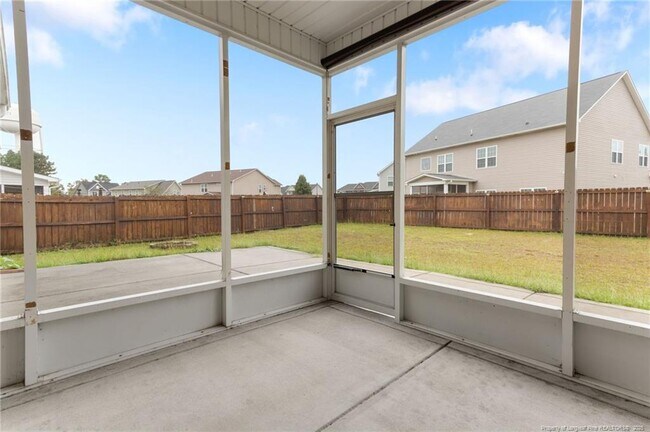 Building Photo - 573 Wedgefield Dr