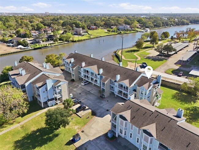 Building Photo - 18617 Egret Bay Blvd