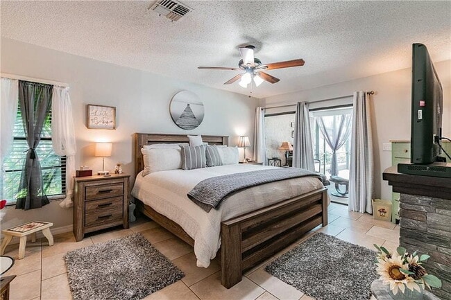 Building Photo - 14021 Ellesmere Dr