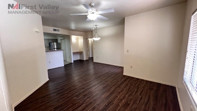 Building Photo - 2 Bedrooms, 2 Baths