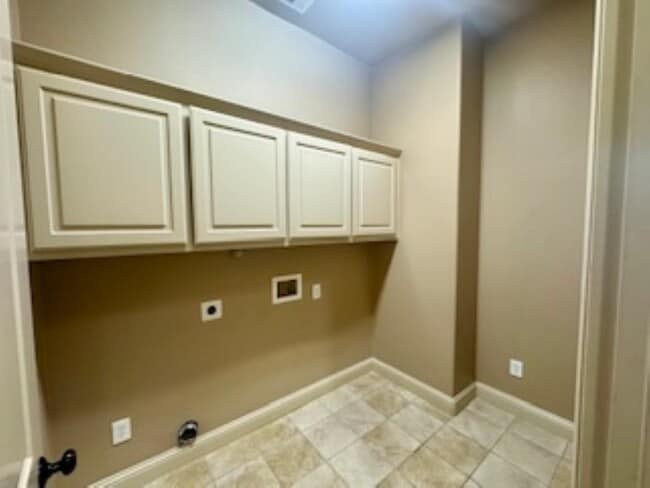 Building Photo - 3327 Bay W Blvd