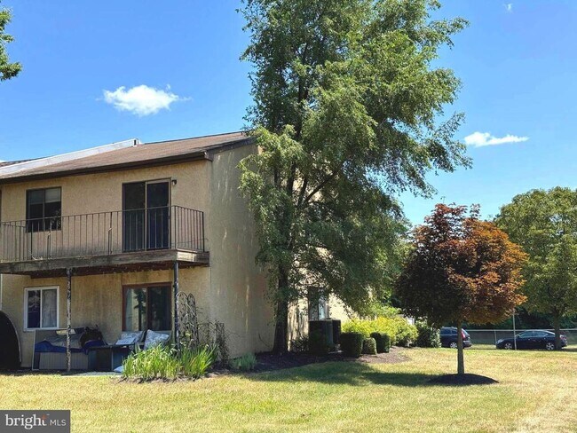 Building Photo - 2031 Jason Dr