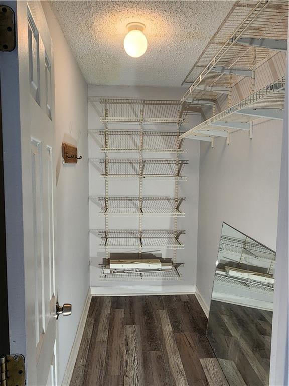 Master walk in closet - 922 Sweetwater Way