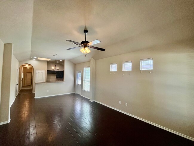 Building Photo - Luxury Duplex Home in Kyle, TX