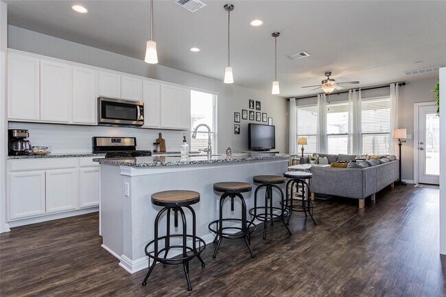 Building Photo - 5305 Traviston Dr